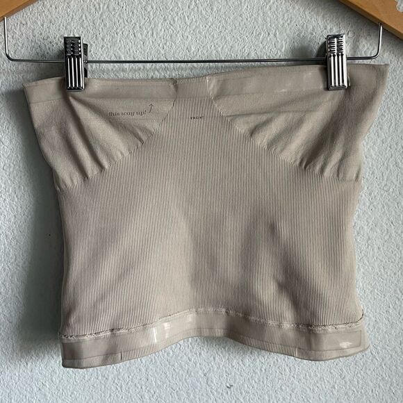 Ingrid & Isabel Afterband Maternity Support Belt- Nude | Size L/XL - Picture 3 of 9